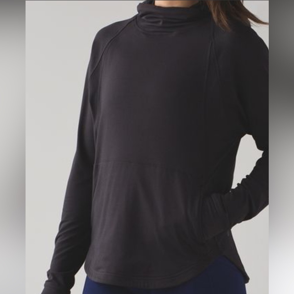EUC lululemon black pullover hoodie with kangaroo pocket